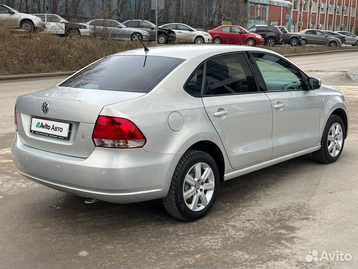 Volkswagen Polo 1.6 AT, 2014, 117 100 км