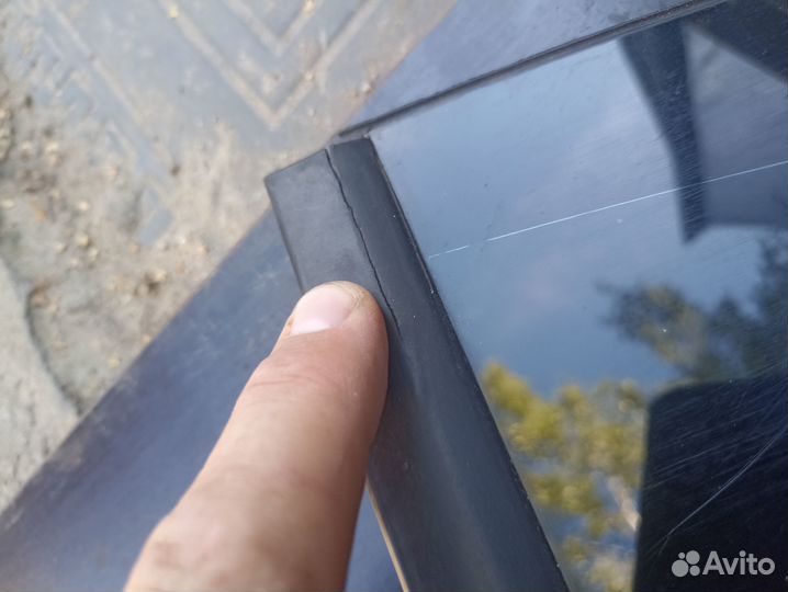 Форточка двери задняя левая с хромом Skoda Octavia