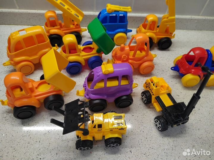 Игрушки машинки пакетом