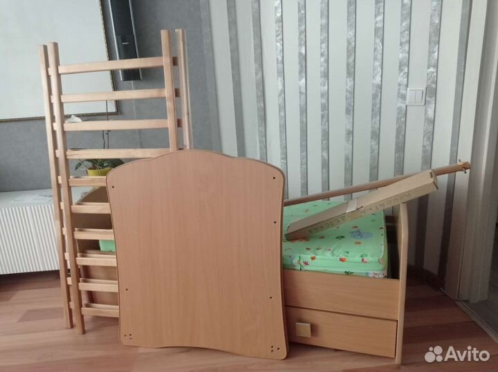Детская кроватка в идеальном состояние