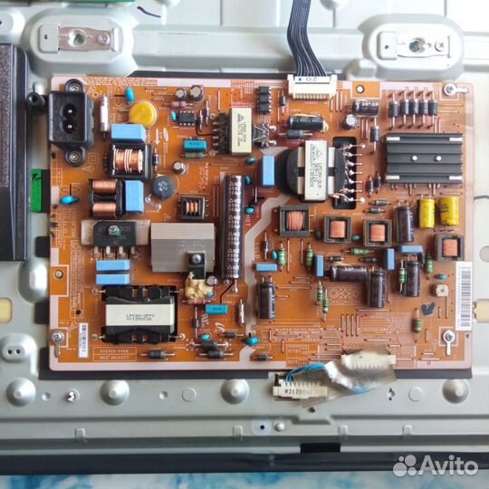 Телевизор samsumg UE32F6100AK в разборе