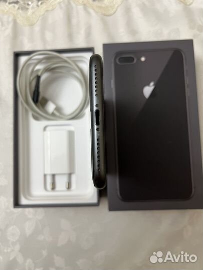 iPhone 8 Plus, 64 ГБ