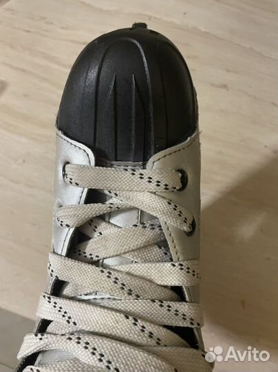 Коньки хоккейные