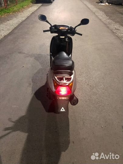 Honda lead 90