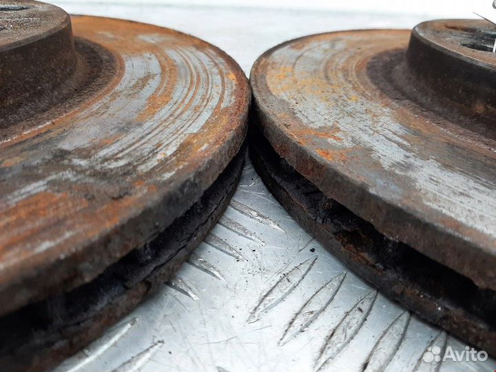 Диск тормозной передний для Opel Meriva A 95526646