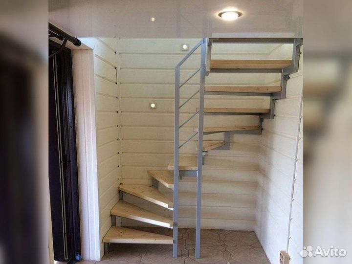 Ступени для лестниц и другие комплектующие О