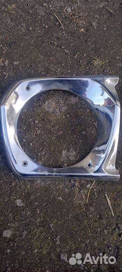 Ободок фары газ 24