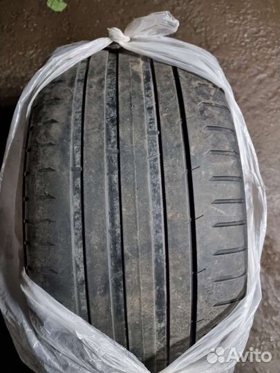 Nokian Tyres Hakka Black 2 SUV 295/40 R21 111