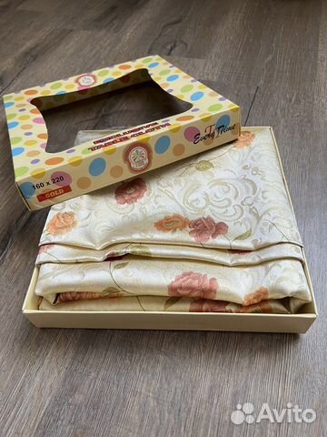 Скатерть «Розы в золоте» 160*220