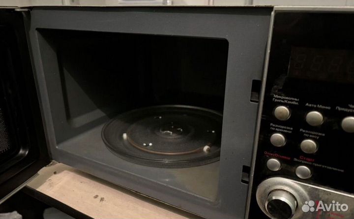 Микроволновая печь в хорошем состоянии