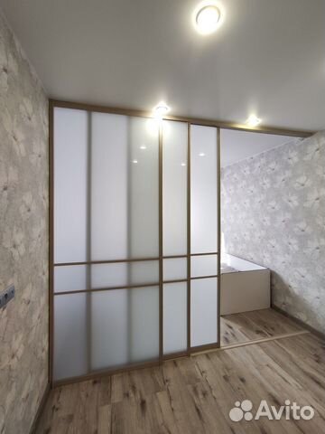 Перегородка с матовым стеклом