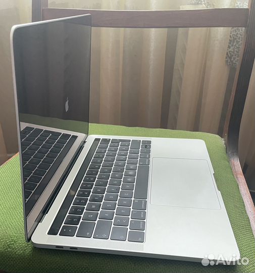 Macbook pro 13 2019 touch bar