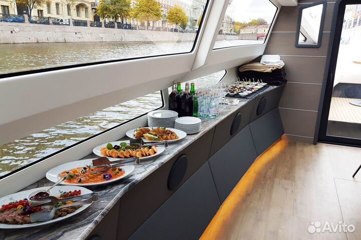 Аренда яхты в спб Амстердам от компании RuCharters