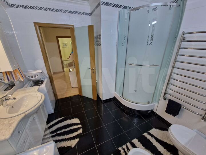 2-к. квартира, 85 м², 7/10 эт.