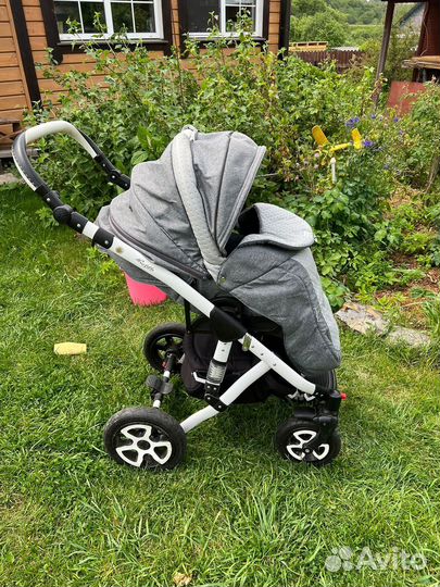 Коляска прогулочная