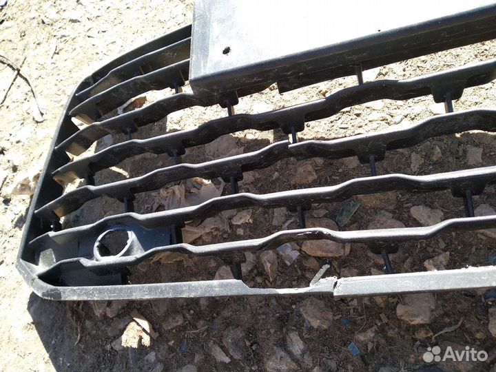 Решетка переднего бампера Mitsubishi Pajero Sport