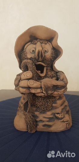 Керамическая статуэтка