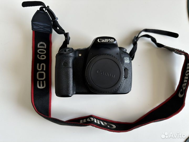Зеркальный фотоаппарат canon 60d. бу
