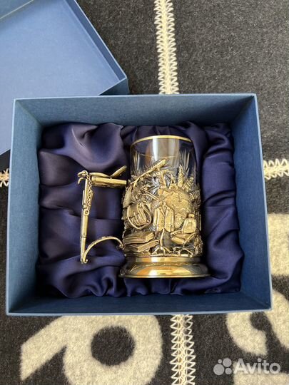 Подстаканник с бокалом