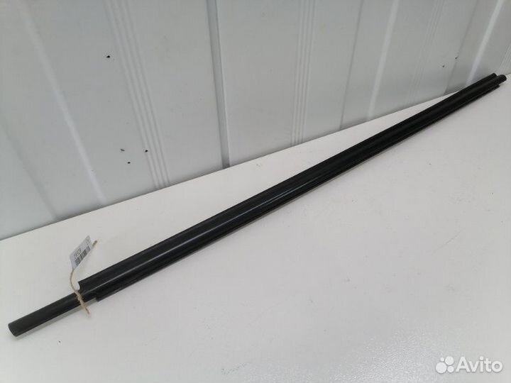 Уплотнитель (бархотка ) передний правый Toyota