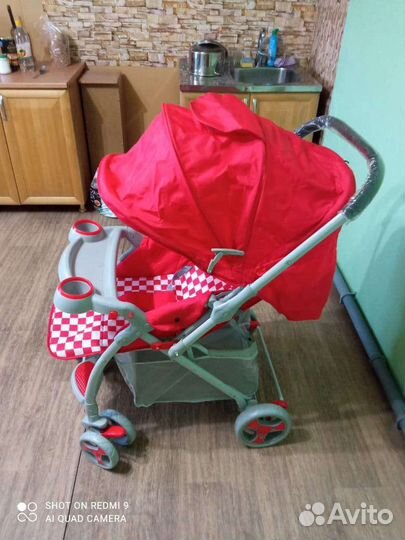 Прогулочная коляска новая