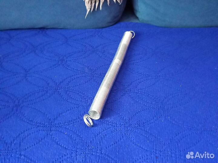 Пружина дверная