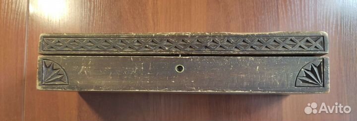 Шкатулка резная деревянная