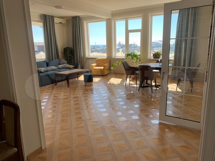 Коттедж 510 м² на участке 18 сот.