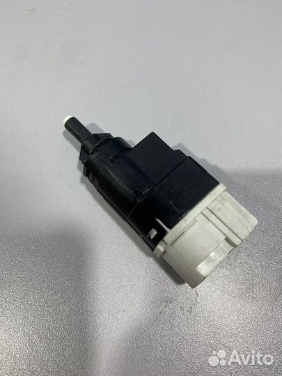Датчик включения стоп сигнала Лягушка Renault sand