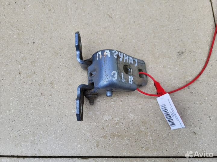 Петля двери задняя левая верхняя Renault Laguna 3