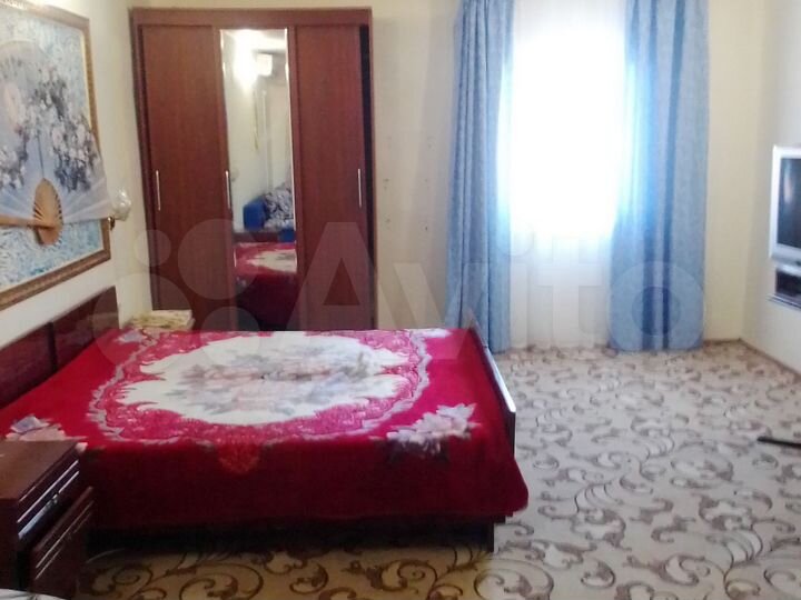 Комната 33 м², 2/2 эт.