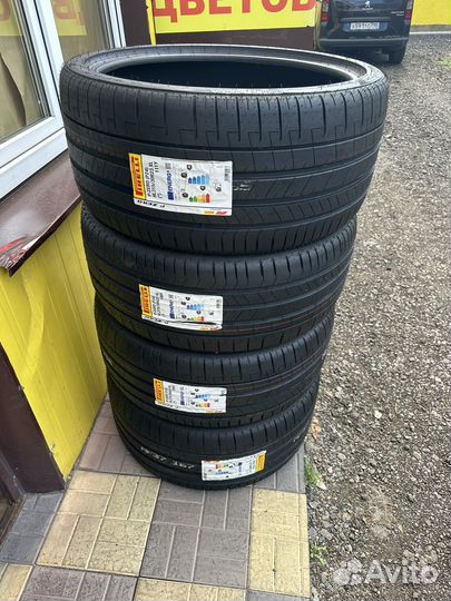 Pirelli P Zero PZ4 275/35 R23 и 315/30 R23 108Y
