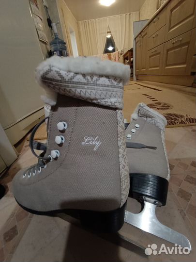 Коньки фигурные детские 35 размер