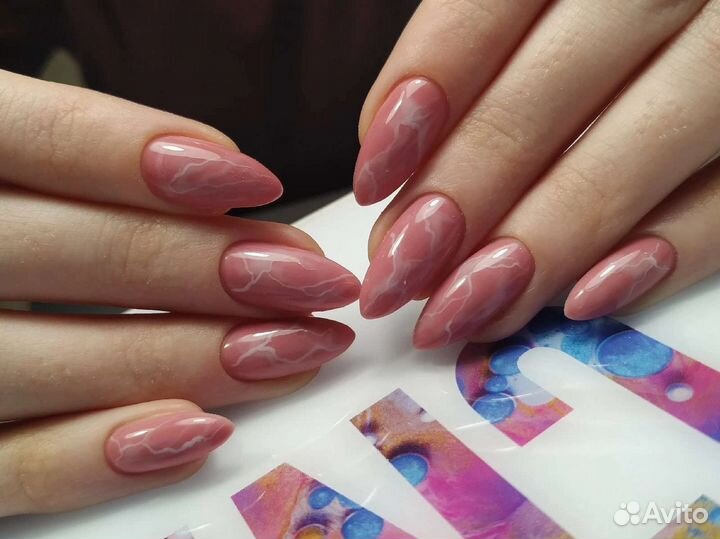 Мастер маникюра и педикюра