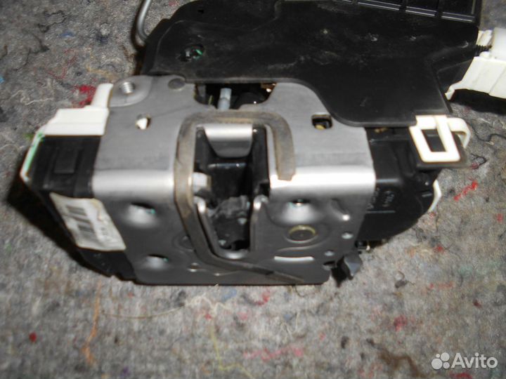 Замок двери задней левой C117 A0997305500