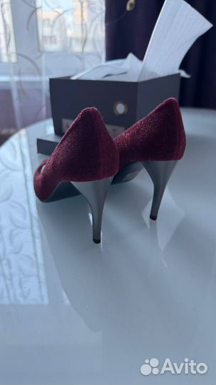 Женские туфли бренда Lola Kruz