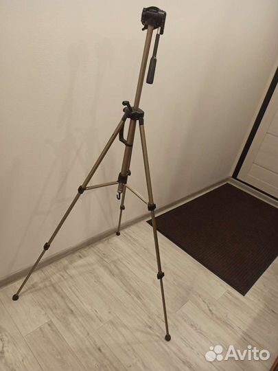 Штатив для фотоаппаратов, камер и кольцевых ламп