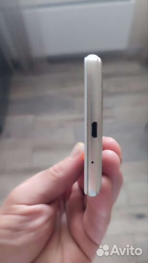 Телефон honor 7а