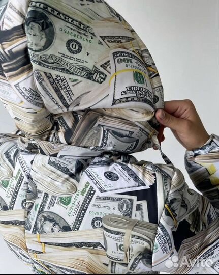 Горнолыжные комбинезоны