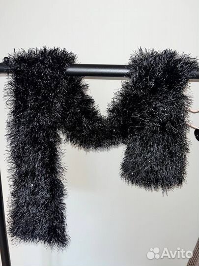 Шарф черный пушистый