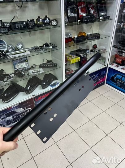 Рамка под номерной знак с кронштейном