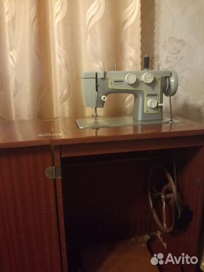 Швейная машина