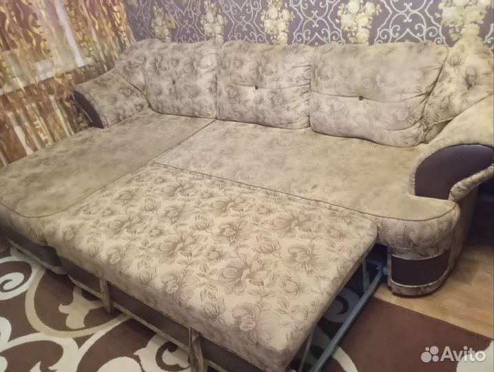 Угловой диван бу и кресло