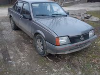 Opel Ascona 1.3 MT, 1987, битый, 240 000 км, с пробегом, цена 65 000 руб.