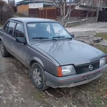 Opel Ascona 1.3 MT, 1987, битый, 240 000 км, с пробегом, цена 65 000 руб.