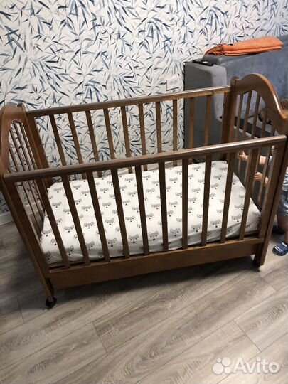 Детская кроватка