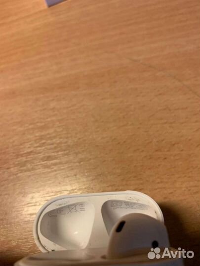 Airpods 2, правый наушник