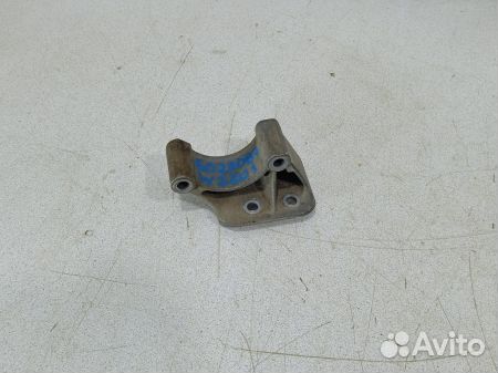 Кронштейн двигателя