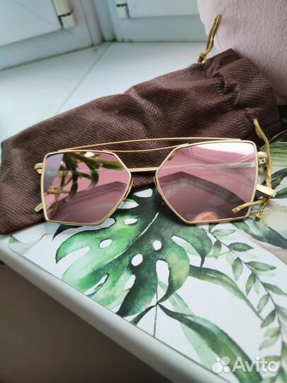 Солнцезащитные очки женские