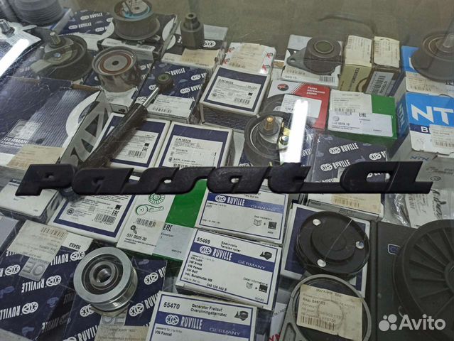 Оригинальный шильдик Passat CL